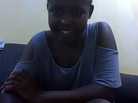 Sweetcecie01's cam snapshot