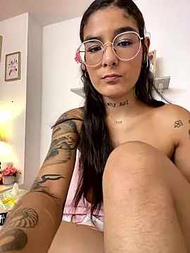 LauraRaider live sex cam