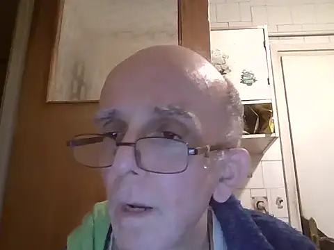 mariusica1@xh live sex cam