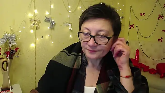 EmilyL0ve's cam snapshot