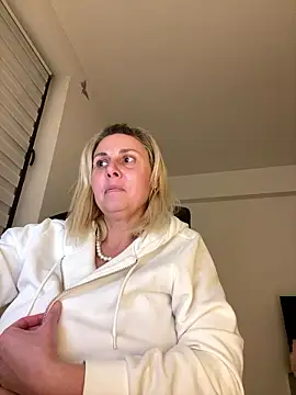 Amelia9798's cam snapshot