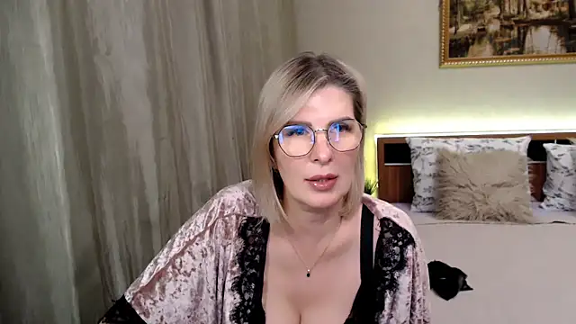 sensualEmilia's cam snapshot