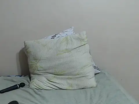 SexyLipss_'s cam snapshot