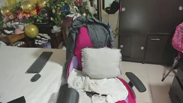 Mrs_mommy_'s cam snapshot