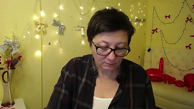 EmilyL0ve's cam snapshot