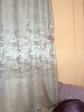 Caramel102004 live sex cam