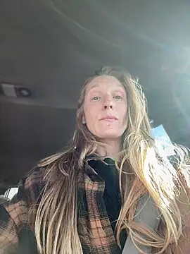 GoldenFlameGoddess live sex cam