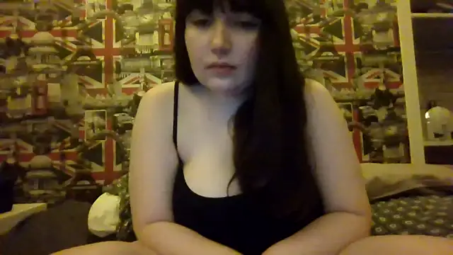 Lynylou live sex cam