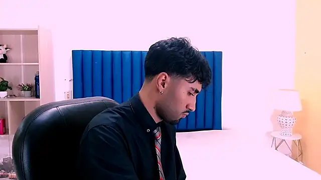 MilanZaire live sex cam