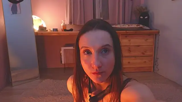 laracroftmansion's cam snapshot