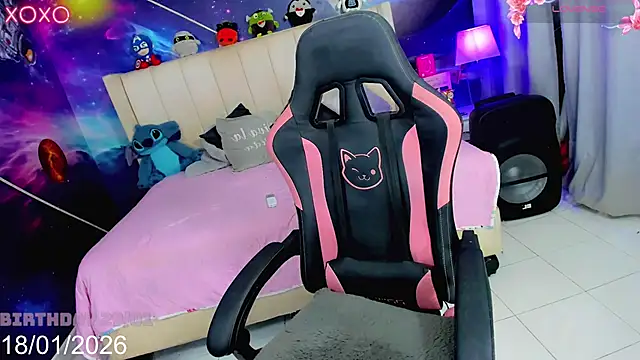 Nella_Dolls live sex cam