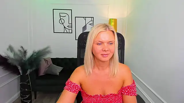 AgathaKlouin live sex cam