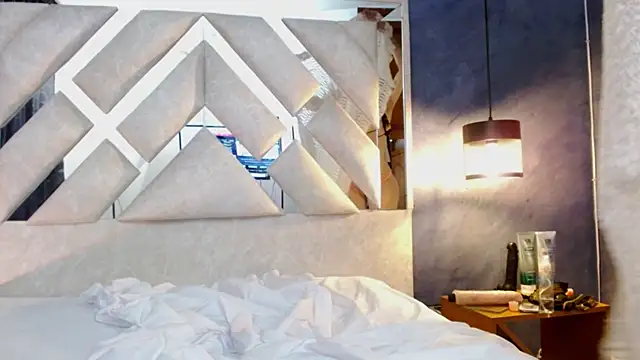 bella_volup's cam snapshot