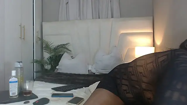 naughtyblackdolie's cam snapshot