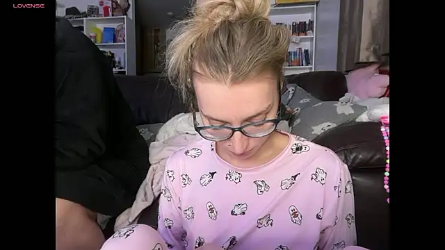 harleyblair's cam snapshot