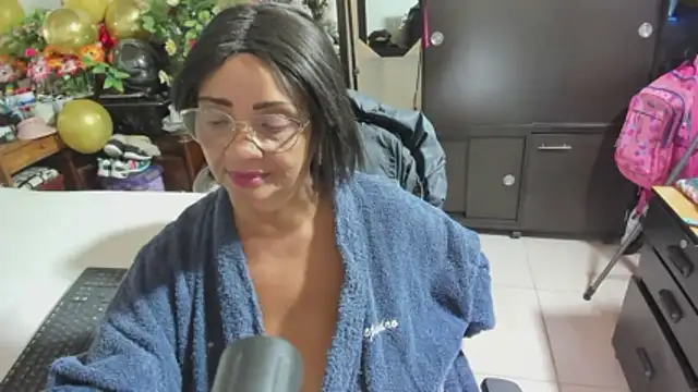 Mrs_mommy_'s cam snapshot