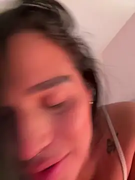 Bella__Wood live sex cam