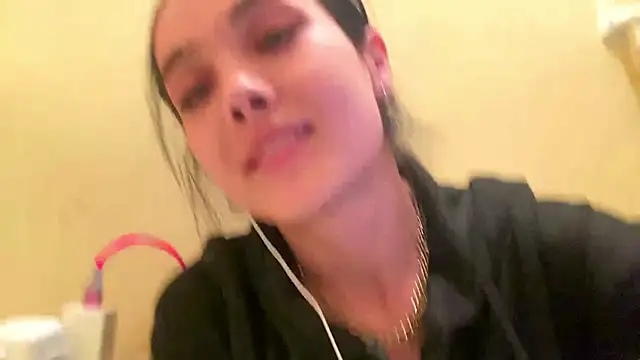 AylinBlush's cam snapshot