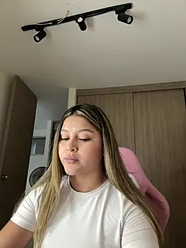 lunablossom_ live sex cam