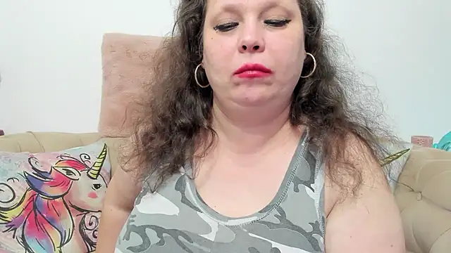 KarolineJoyy live sex cam