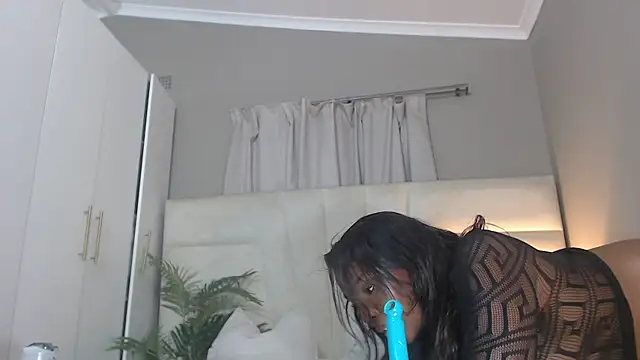 naughtyblackdolie's cam snapshot