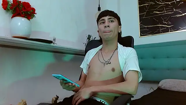 XanderGrey8's cam snapshot