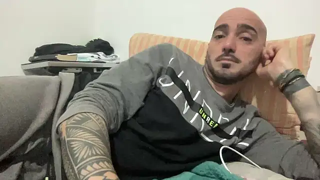 alessandromori91 live sex cam