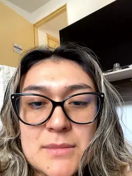 Im-Lola's cam snapshot