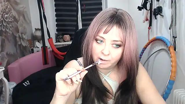 MISSwithDOLLS's cam snapshot