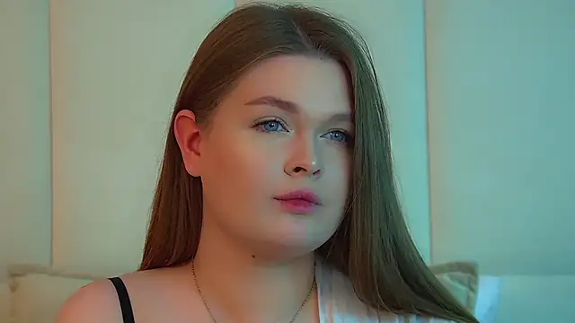 CrystalLyons live sex cam