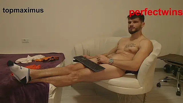 MauroTwin live sex cam