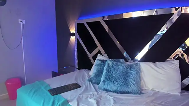 LolaGray__'s cam snapshot