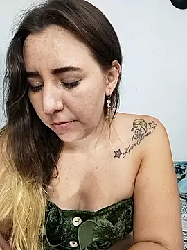 isabella_lovem's cam snapshot