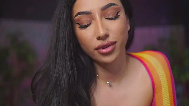 GinaValentinna's cam snapshot