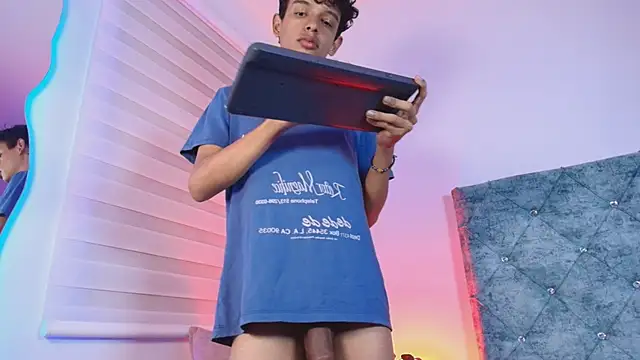 maxfrost_1's cam snapshot