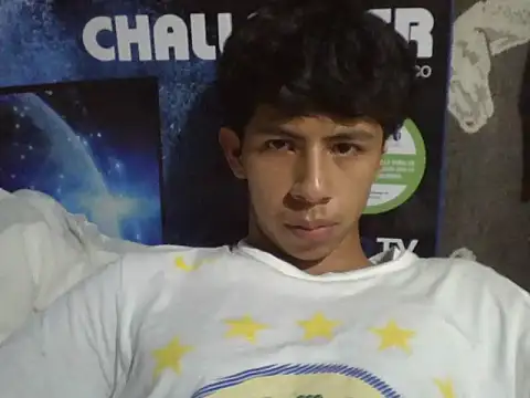 Carlos_Albert02's cam snapshot