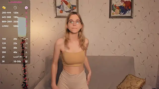 JoanBaggott's cam snapshot