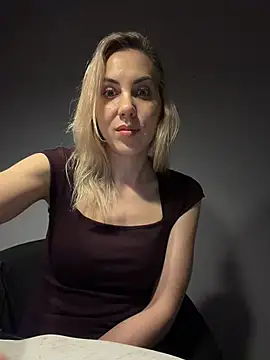 ElenaWhitmore's cam snapshot