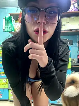 Lucy_699 live sex cam