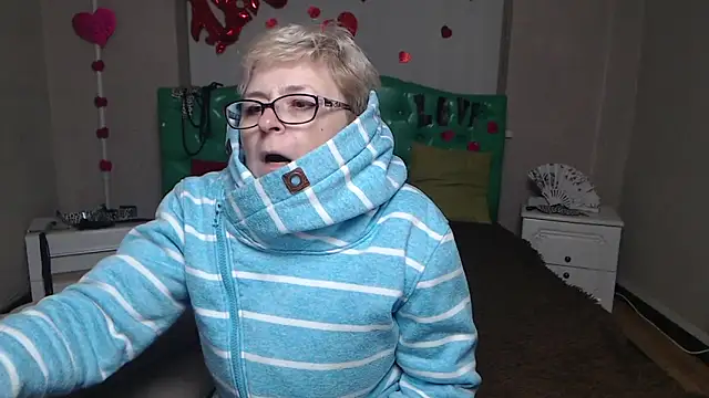 EmiliaGree live sex cam