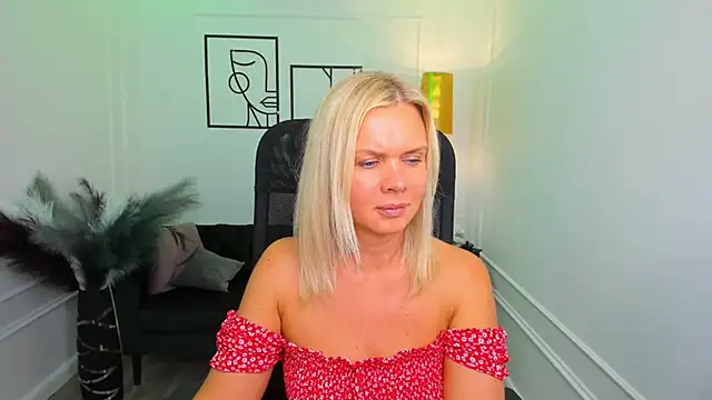 AgathaKlouin live sex cam