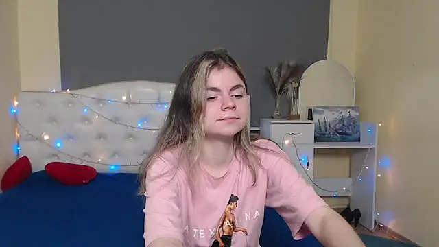 TinaRedly live sex cam