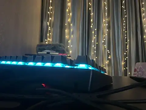 Emilia_Secrets's cam snapshot