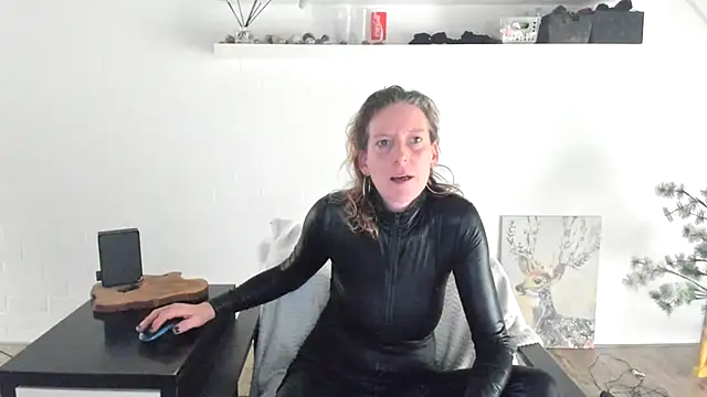 MendiPetite's cam snapshot