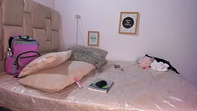 Latin_Pleasures's cam snapshot