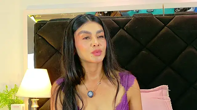 Holly_Brensonexx_'s cam snapshot