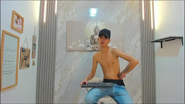 HEART_OF_MILAMBER's cam snapshot