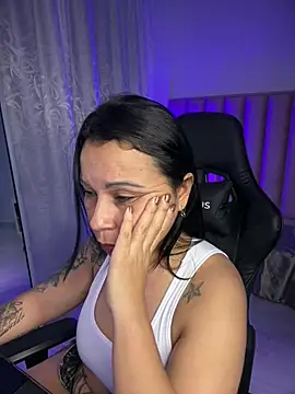 Natural_BIGASS_Nina live sex cam