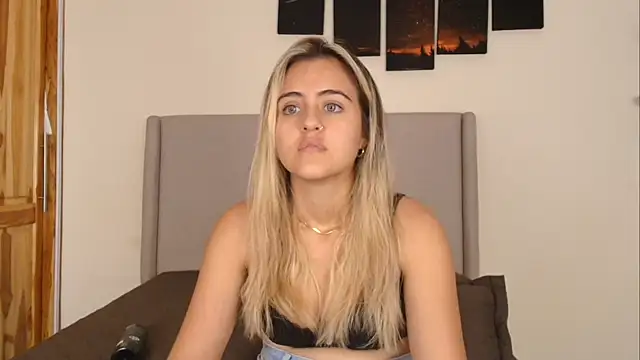 MaryMoon_'s cam snapshot