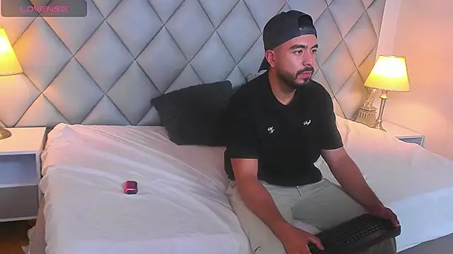 AaronVegaa's cam snapshot